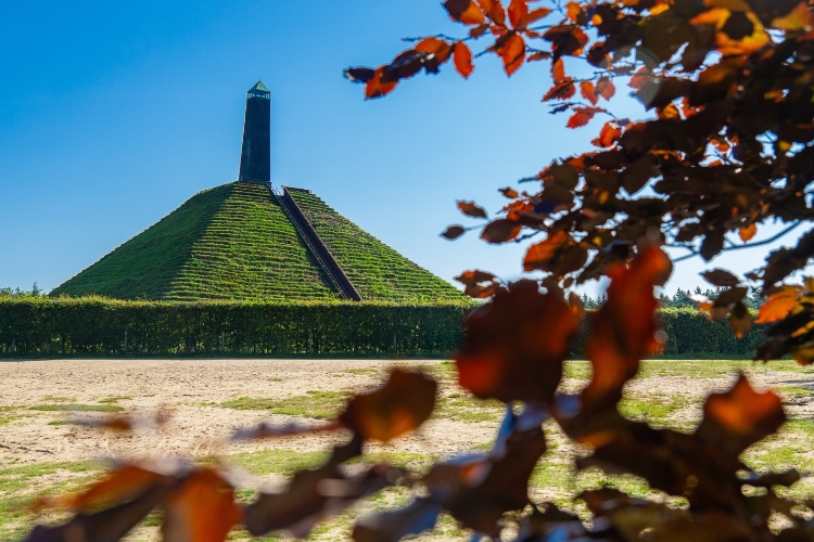 De Pyramide van Austerlitz op de Utrechtse Heuvelrug